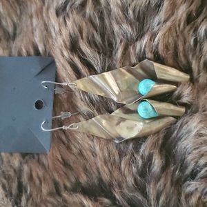 💛THANDMADE EARRINGS HANDCRAFTED LONG DECORATIVE DANGLE WITH A JADE LIKE BEAD